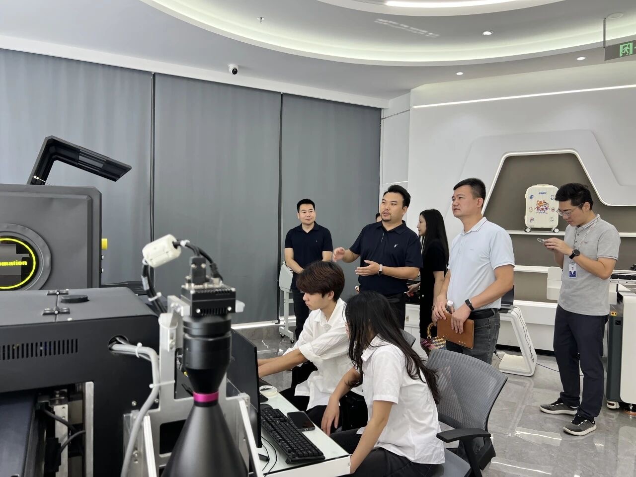 深化校企合作,共促創(chuàng)新發(fā)展——東莞理工學院科創(chuàng)院與鳳崗鎮(zhèn)政府走訪京東智谷松普智能(圖5) 深化校企合作,共促創(chuàng)新發(fā)展——東莞理工學院科創(chuàng)院與鳳崗鎮(zhèn)政府走訪京東智谷松普智能(圖5)